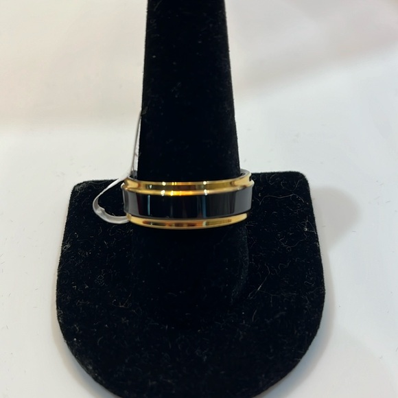 DF MEN ALL Black GOLD RIM  8mm CARBON FIBER TUNGSTON RING BRAND NEW - Picture 2 of 3